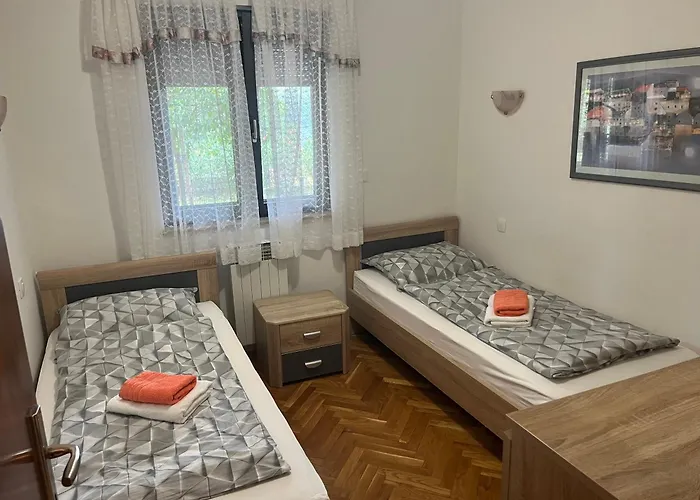 Elena Relax For 4, Hike And Bike *