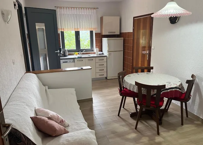 Elena Relax For 4, Hike And Bike